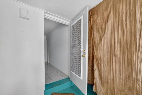 Купить коммерческую недвижимость в Окленд-Парк, Флорида 158.96м2, № 2185147 - фото 18