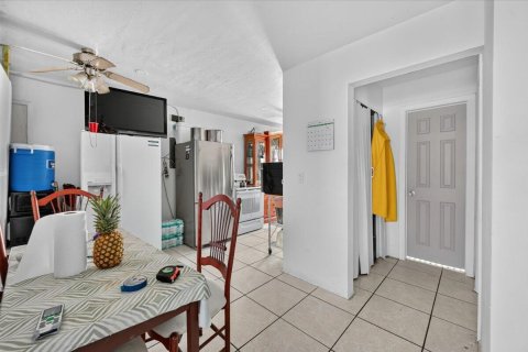 Купить коммерческую недвижимость в Окленд-Парк, Флорида 158.96м2, № 2185147 - фото 21