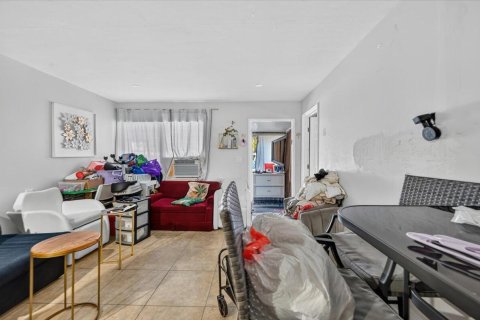 Купить коммерческую недвижимость в Окленд-Парк, Флорида 158.96м2, № 2185147 - фото 3