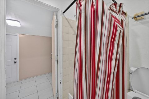 Купить коммерческую недвижимость в Окленд-Парк, Флорида 158.96м2, № 2185147 - фото 15