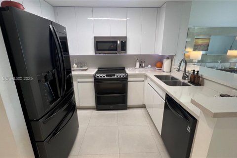 Copropriété à louer à Coral Gables, Floride: 1 chambre, 74.14 m2 № 1992780 - photo 8