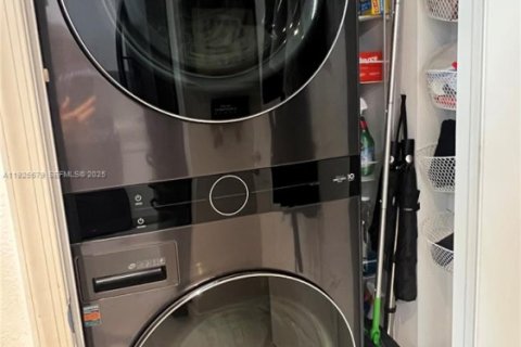 Copropriété à louer à Coral Gables, Floride: 1 chambre, 74.14 m2 № 1992780 - photo 18