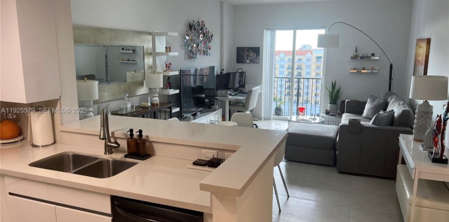 Condo à Coral Gables, Floride, 1 chambre  № 1992780