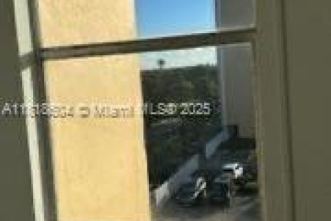 Condominio en venta en North Miami, Florida, 2 dormitorios, 89.46 m2 № 1981916 - foto 13