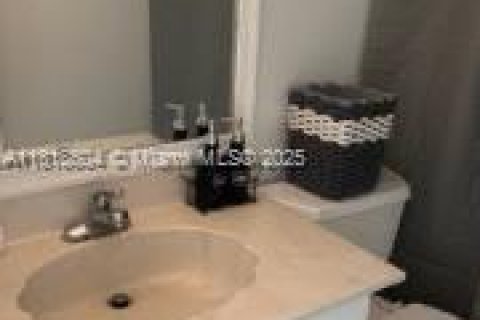 Condominio en venta en North Miami, Florida, 2 dormitorios, 89.46 m2 № 1981916 - foto 14