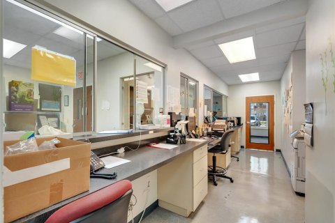 Commercial property in Orlando, Florida 250.84 sq.m. № 2196105 - photo 9