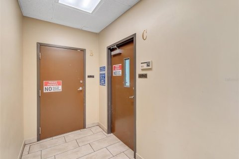 Commercial property in Orlando, Florida 250.84 sq.m. № 2196105 - photo 3