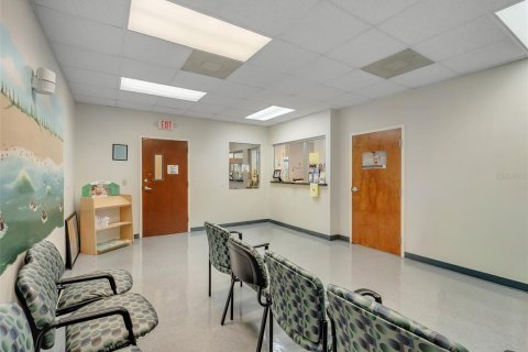 Commercial property in Orlando, Florida 250.84 sq.m. № 2196105 - photo 11