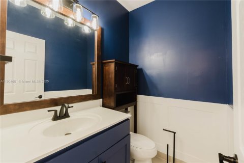 House in Miami, Florida 3 bedrooms, 161.19 sq.m. № 1956975 - photo 7