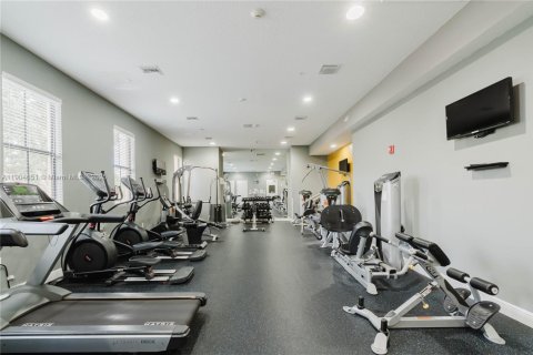 House in Miami, Florida 3 bedrooms, 161.19 sq.m. № 1956975 - photo 16