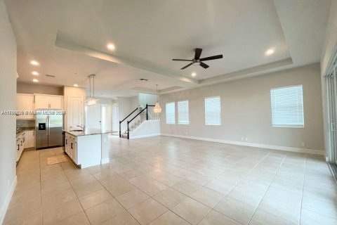 Villa ou maison à louer à Palm Beach Gardens, Floride: 4 chambres, 293.29 m2 № 2037845 - photo 8