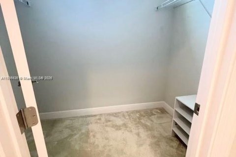 Villa ou maison à louer à Palm Beach Gardens, Floride: 4 chambres, 293.29 m2 № 2037845 - photo 14