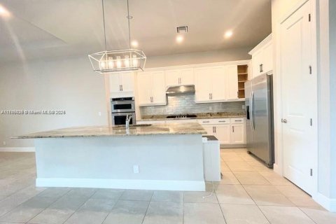 Villa ou maison à louer à Palm Beach Gardens, Floride: 4 chambres, 293.29 m2 № 2037845 - photo 11