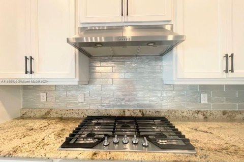 Villa ou maison à louer à Palm Beach Gardens, Floride: 4 chambres, 293.29 m2 № 2037845 - photo 5