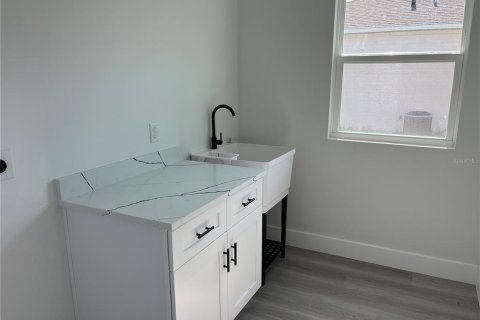 House in Kissimmee, Florida 3 bedrooms, 167.22 sq.m. № 1798661 - photo 11