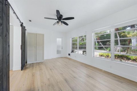 Casa en venta en Sarasota, Florida, 4 dormitorios, 144.09 m2 № 2377498 - foto 10