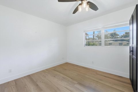 Casa en venta en Sarasota, Florida, 4 dormitorios, 144.09 m2 № 2377498 - foto 14