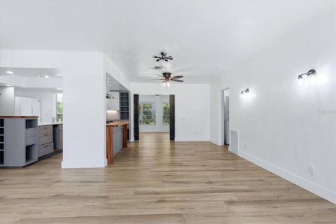Casa en venta en Sarasota, Florida, 4 dormitorios, 144.09 m2 № 2377498 - foto 6
