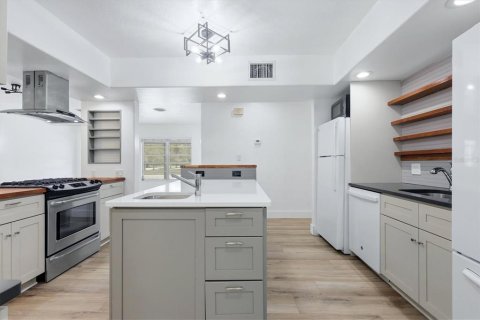Casa en venta en Sarasota, Florida, 4 dormitorios, 144.09 m2 № 2377498 - foto 7