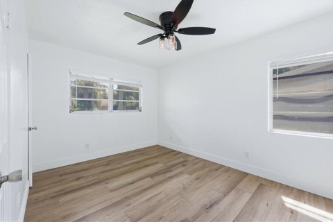 Casa en venta en Sarasota, Florida, 4 dormitorios, 144.09 m2 № 2377498 - foto 17