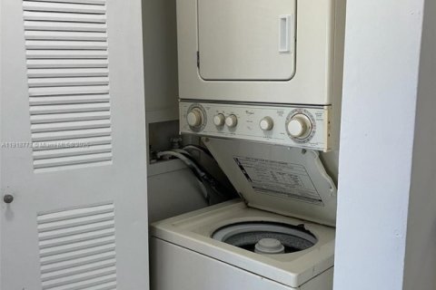Снять в аренду кондоминиум в Форт-Лодердейл, Флорида 2 спальни, 86.12м2, № 2060754 - фото 8