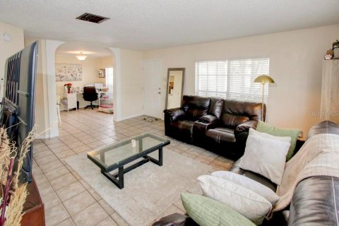 Adosado en alquiler en Brandon, Florida, 2 dormitorios, 107.67 m2 № 1869737 - foto 5