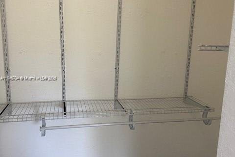 Condo in Hialeah, Florida, 2 bedrooms  № 1940326 - photo 10