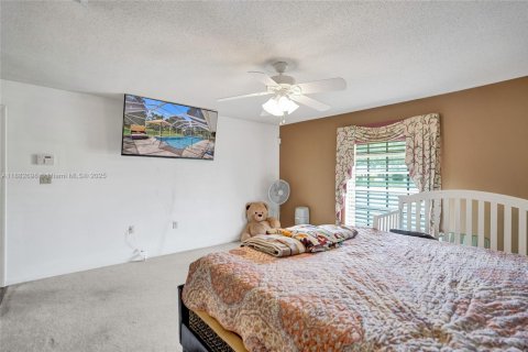 House in St. Lucie, Florida 4 bedrooms, 310.94 sq.m. № 1944073 - photo 7