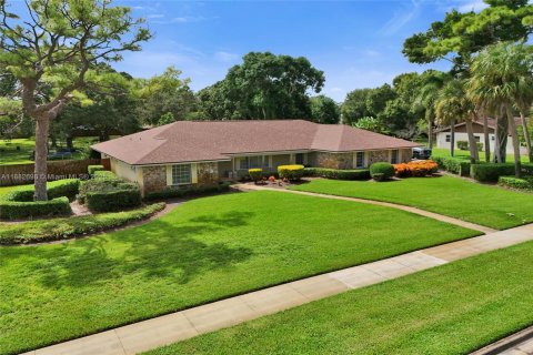 House in St. Lucie, Florida 4 bedrooms, 310.94 sq.m. № 1944073 - photo 1