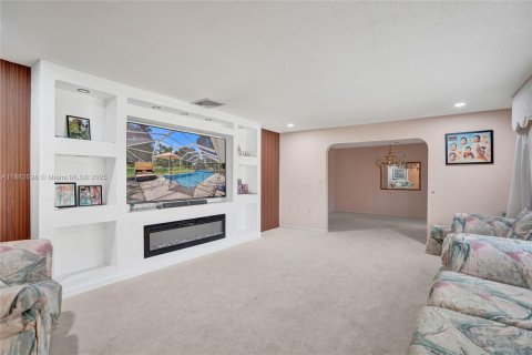 House in St. Lucie, Florida 4 bedrooms, 310.94 sq.m. № 1944073 - photo 4