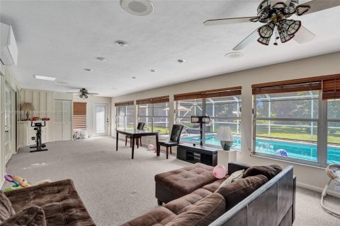 House in St. Lucie, Florida 4 bedrooms, 310.94 sq.m. № 1944073 - photo 21