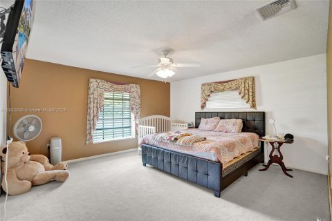 House in St. Lucie, Florida 4 bedrooms, 310.94 sq.m. № 1944073 - photo 6