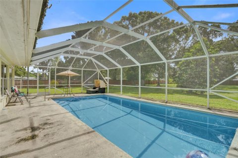 House in St. Lucie, Florida 4 bedrooms, 310.94 sq.m. № 1944073 - photo 24