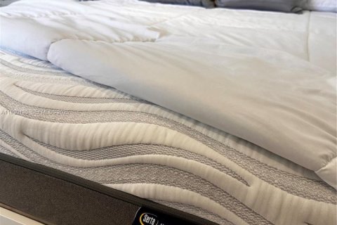 Снять в аренду коммерческую недвижимость в Холливуд, Флорида 39.02м2, № 1988667 - фото 4