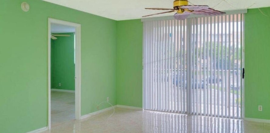 Condo in West Palm Beach, Florida, 2 bedrooms № 884421