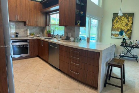 Купить виллу или дом в Корал-Спрингс, Флорида 4 спальни, 166.76м2, № 2010475 - фото 11