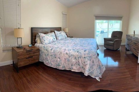 Купить виллу или дом в Корал-Спрингс, Флорида 4 спальни, 166.76м2, № 2010475 - фото 12