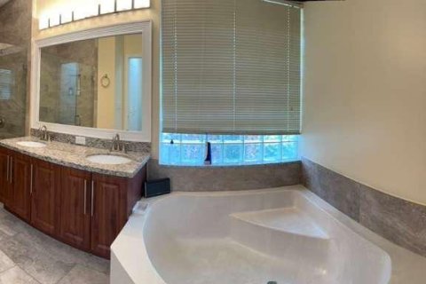 Купить виллу или дом в Корал-Спрингс, Флорида 4 спальни, 166.76м2, № 2010475 - фото 14