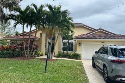 Дом в Корал-Спрингс, Флорида 4 спальни, 166.76м2 № 2010475