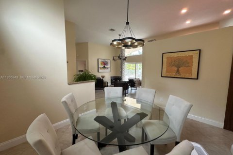 Купить виллу или дом в Корал-Спрингс, Флорида 4 спальни, 166.76м2, № 2010475 - фото 6