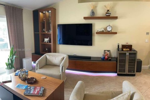 Купить виллу или дом в Корал-Спрингс, Флорида 4 спальни, 166.76м2, № 2010475 - фото 8