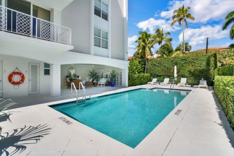 Condo in Palm Beach, Florida, 2 bedrooms  № 994036 - photo 1