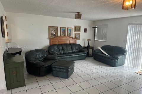 Villa ou maison à vendre à Miami, Floride: 2 chambres, 88.81 m2 № 1990646 - photo 5