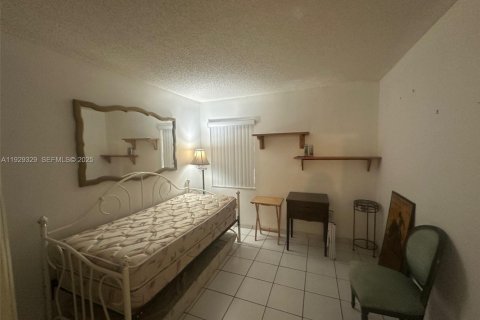 Villa ou maison à vendre à Miami, Floride: 2 chambres, 88.81 m2 № 1990646 - photo 6