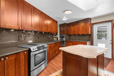 Casa en venta en Lutz, Florida, 5 dormitorios, 242.38 m2 № 1851747 - foto 12