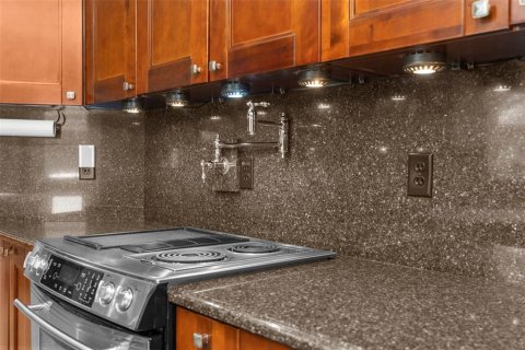 Casa en venta en Lutz, Florida, 5 dormitorios, 242.38 m2 № 1851747 - foto 16