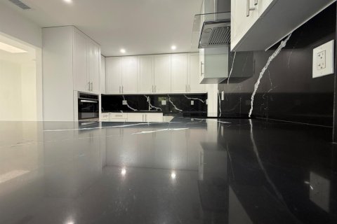 Casa en venta en Tamarac, Florida, 2 dormitorios, 149.85 m2 № 2382870 - foto 5