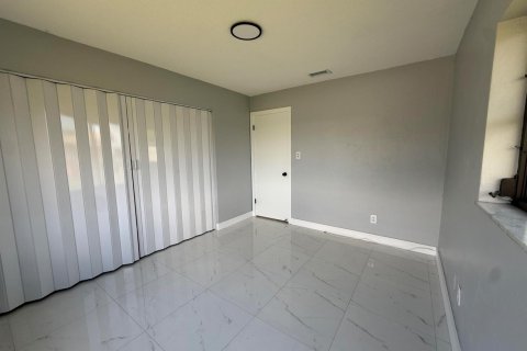 Casa en venta en Tamarac, Florida, 2 dormitorios, 149.85 m2 № 2382870 - foto 25
