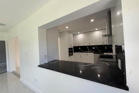 Casa en venta en Tamarac, Florida, 2 dormitorios, 149.85 m2 № 2382870 - foto 16