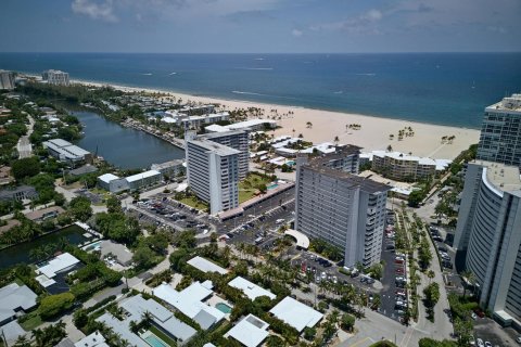 Casa en venta en Fort Lauderdale, Florida, 3 dormitorios, 150.5 m2 № 2189874 - foto 3